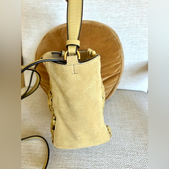 tory burch mcgraw small woven bucket bag - Picture 7 of 11